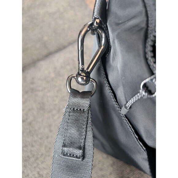 Lululemon Define Duffle Travel Bag in Black  Carry On Gym Weekend Luggage - Picture 3 of 16